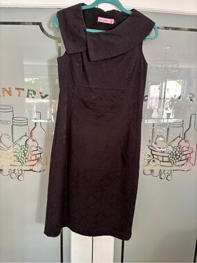 Sleeveless Textured Midi Dress with Statement Folded Collar